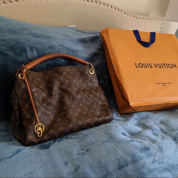 Louis Vuitton Artsy MM Monogram Handbag - Picture 2 of 5
